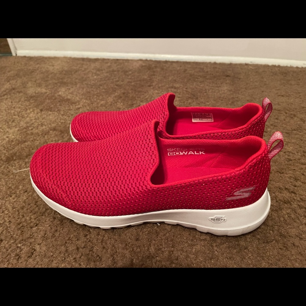 Skechers
